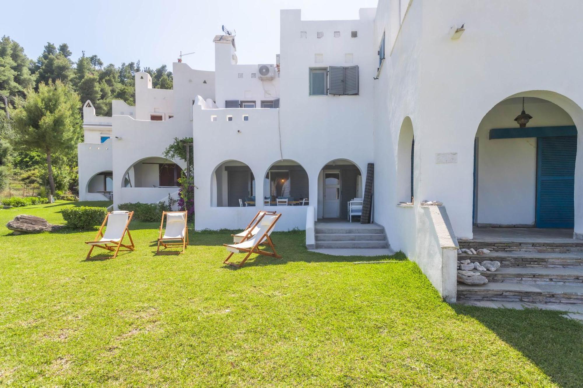 Aphroditi House *