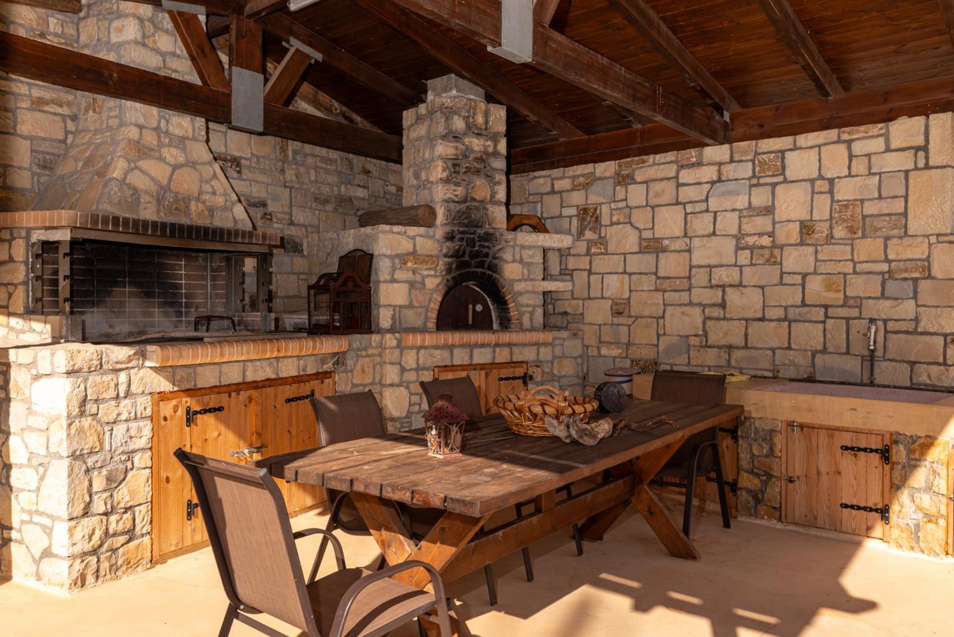 Evelyn Crete Villa *