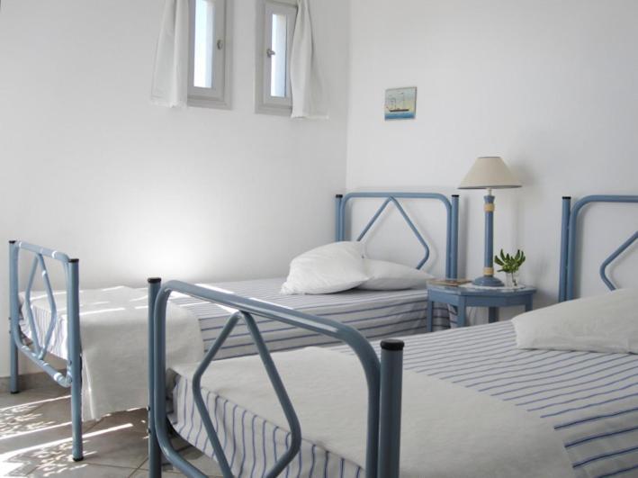 Stavros And Marianna Parikia (Paros)