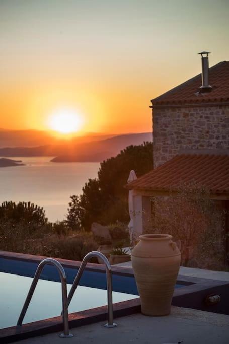 Villa Vouno - Luxury And Privacy In The Aegean *