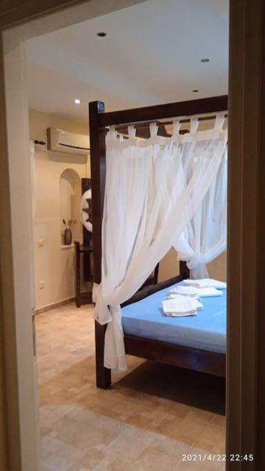 Aspalathus Gold * Skopelos Town