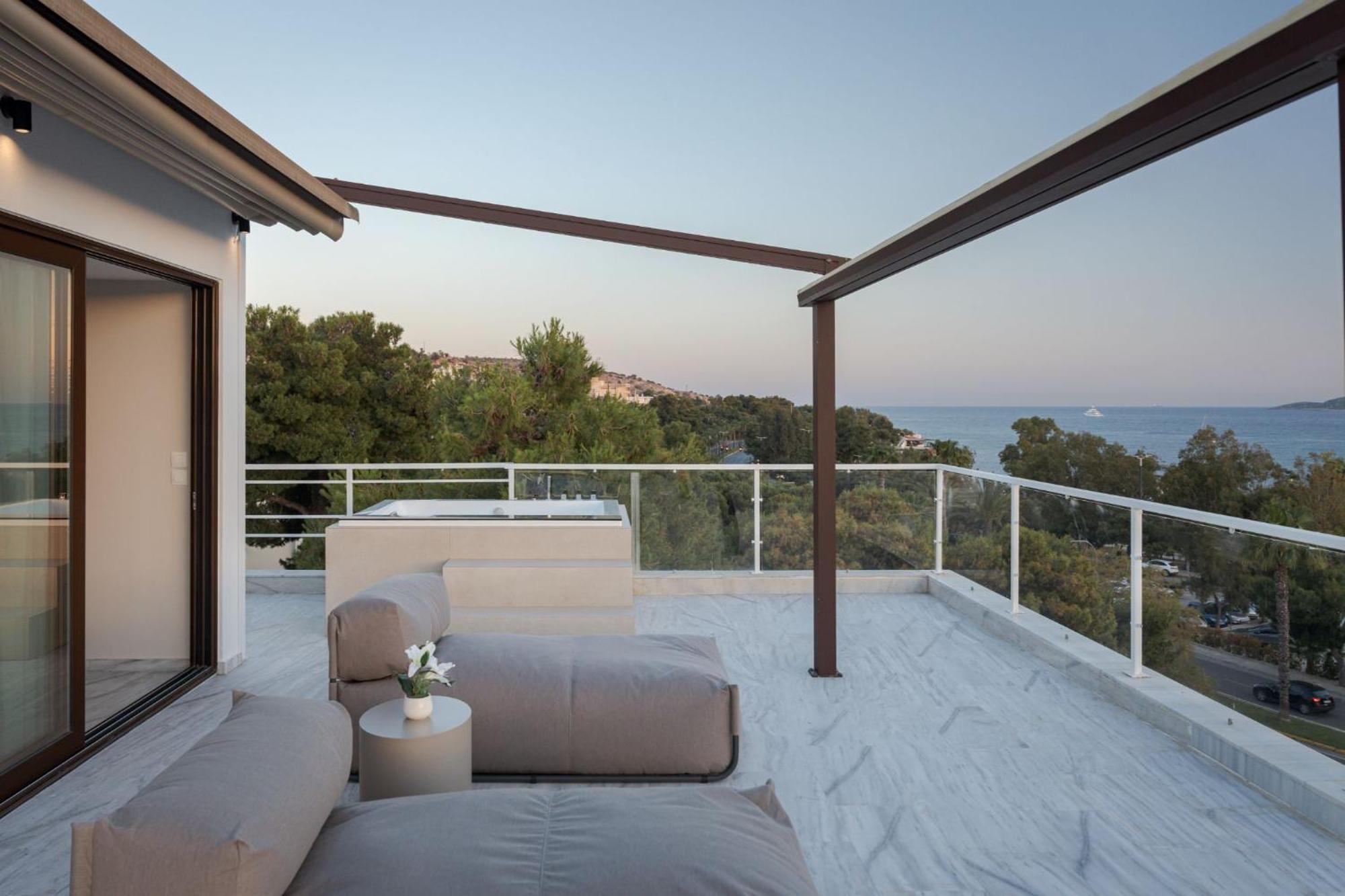 The Vouliagmeni Penthouse Apartment Athens