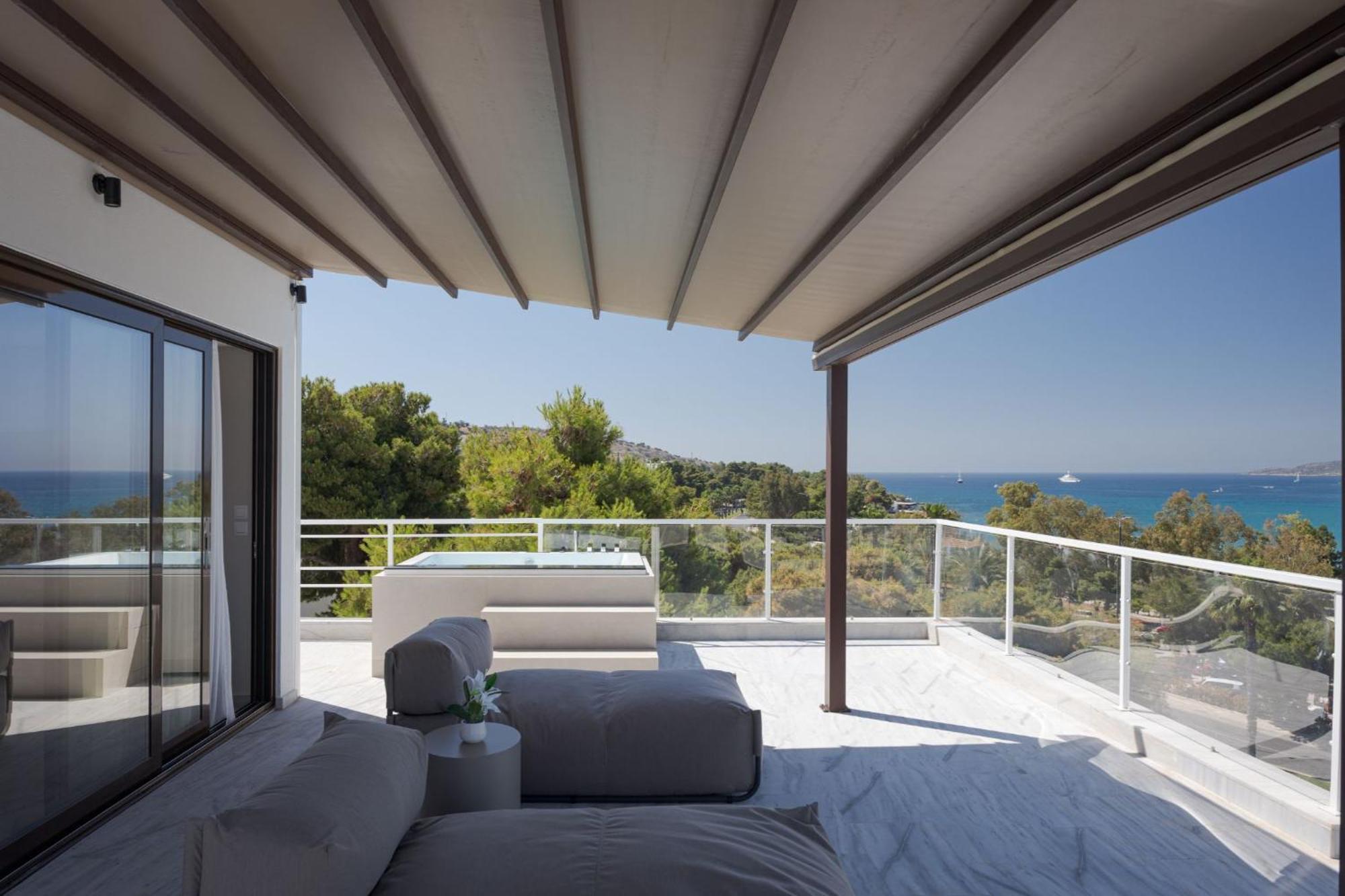 The Vouliagmeni Penthouse Apartment Athens