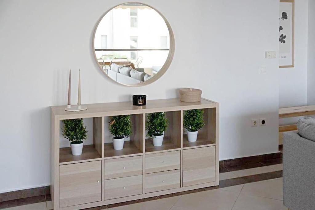 Varkiza Seaside And Views Retreat With Jacuzzi Apartment Vari (Attica)