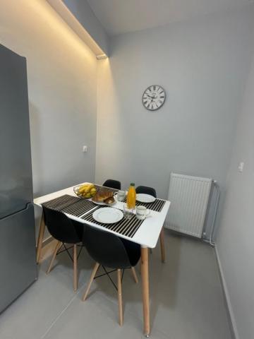 Lemon Tree House Apartment *