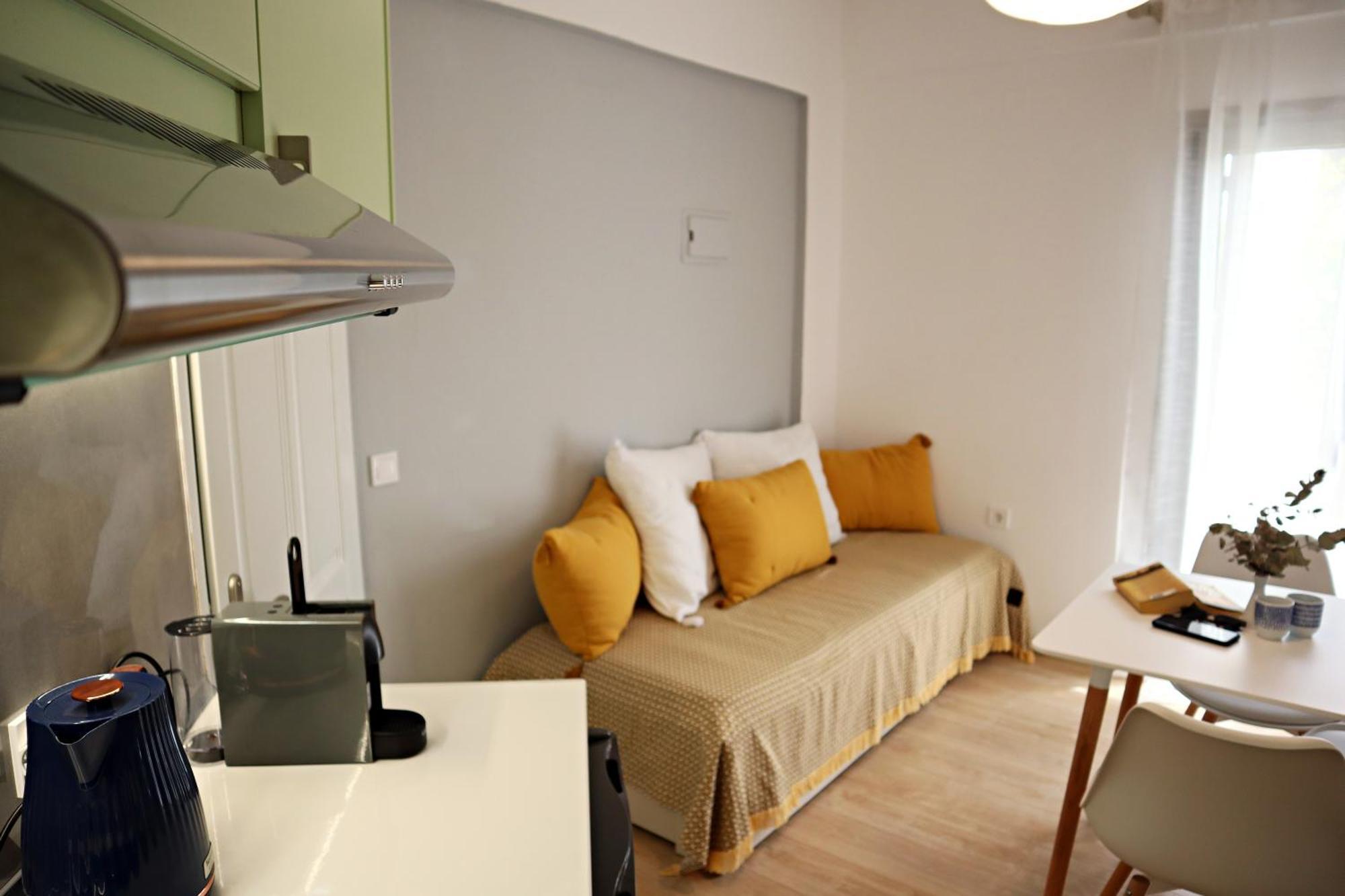 Apartment Dandelion By Telmarie *