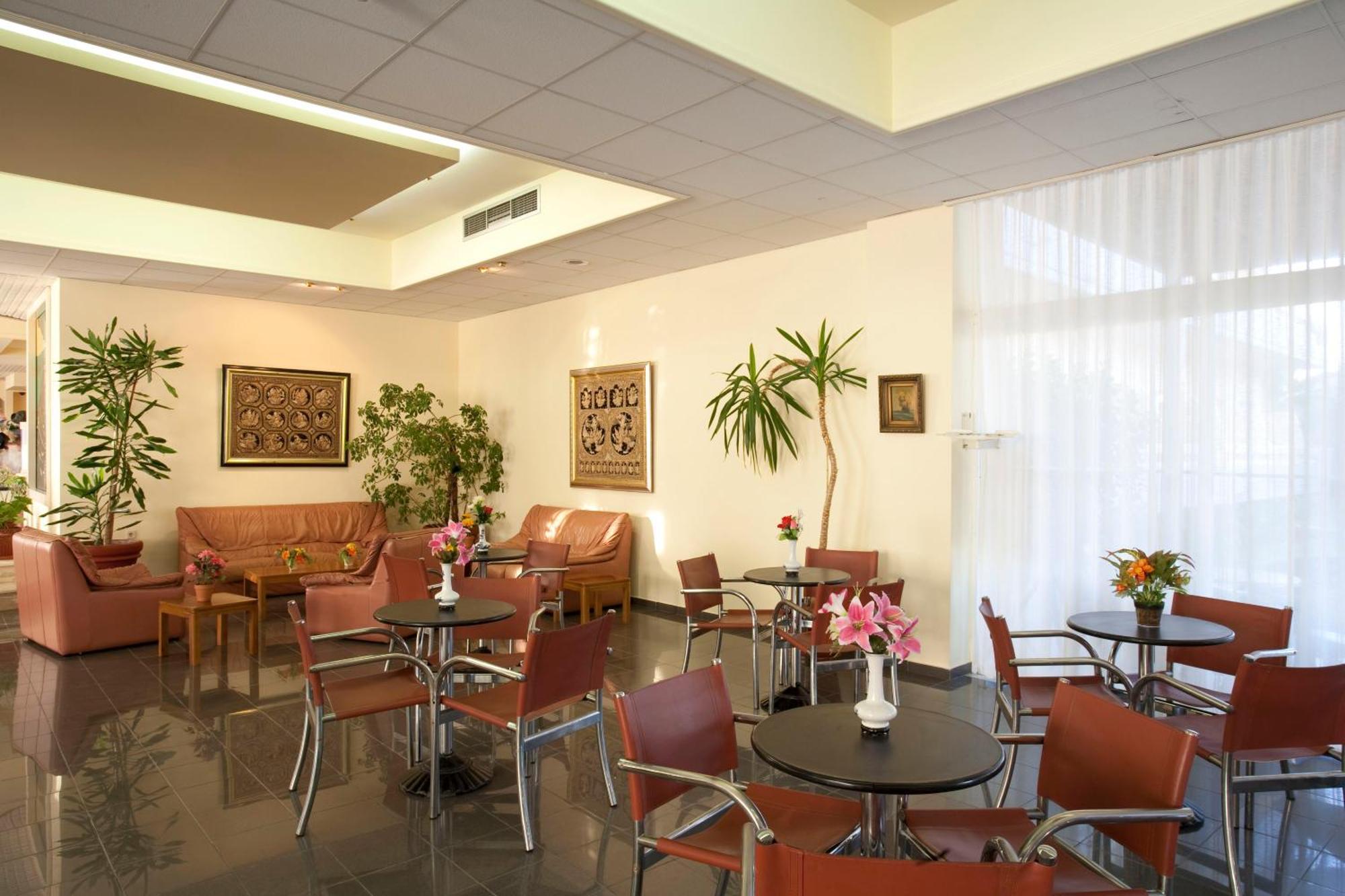 Golden Odyssey Hotel 4*