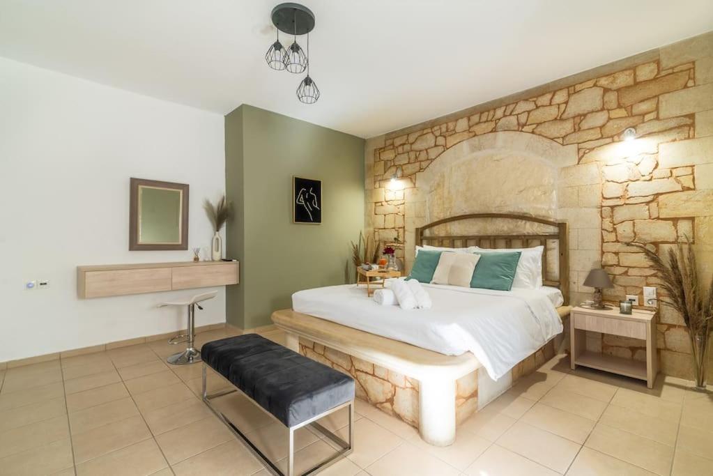Villa Stone With Private Pool Alfa