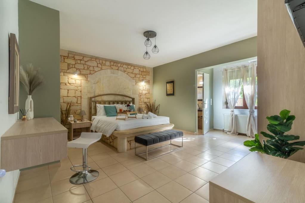 Villa Stone With Private Pool