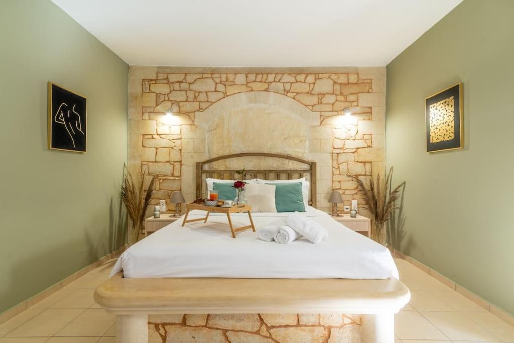 Stone With Private Pool *