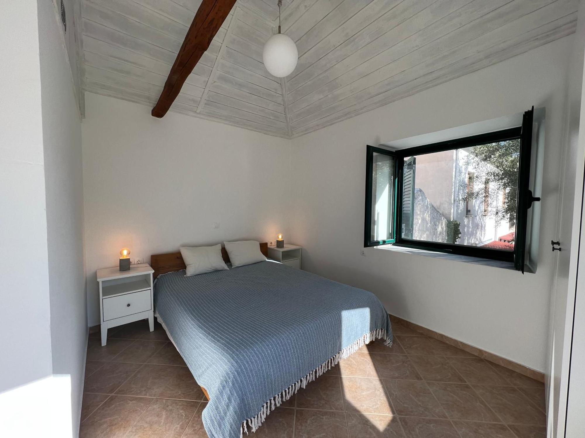 Cosineshouse Leonidio