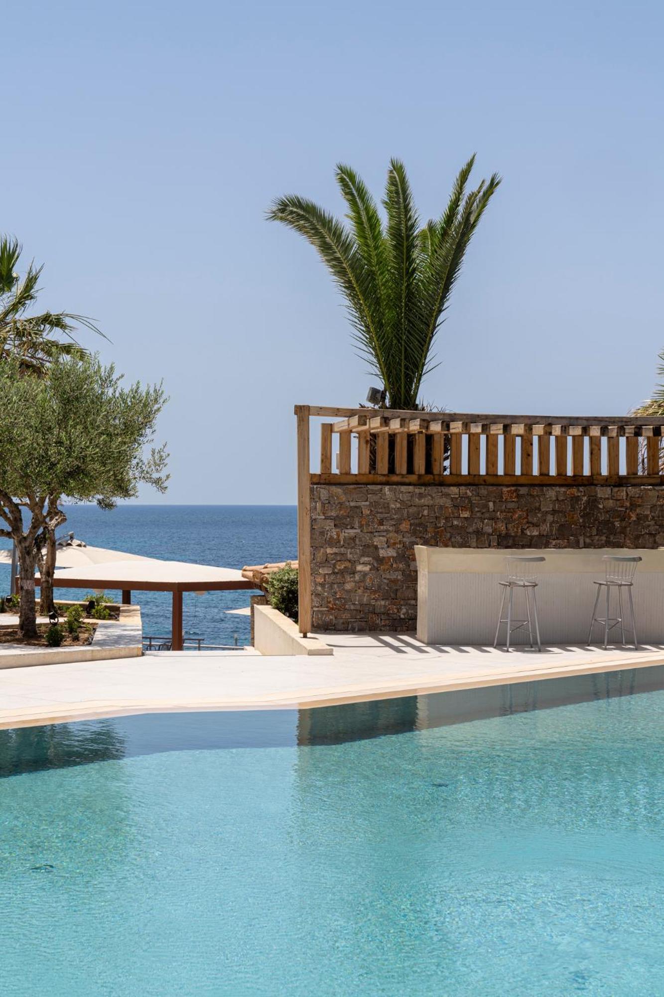 Pheia, Vriniotis 4*