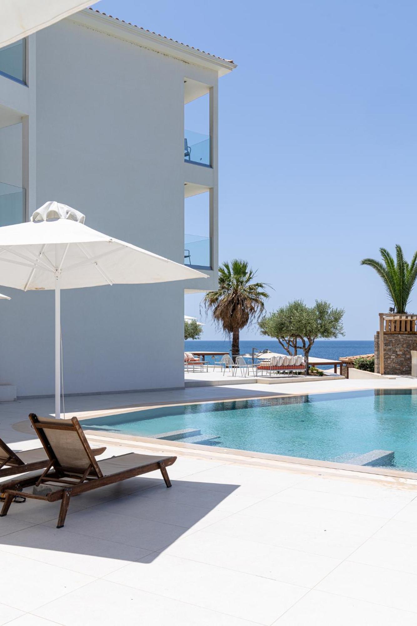 Hotel Pheia, Vriniotis