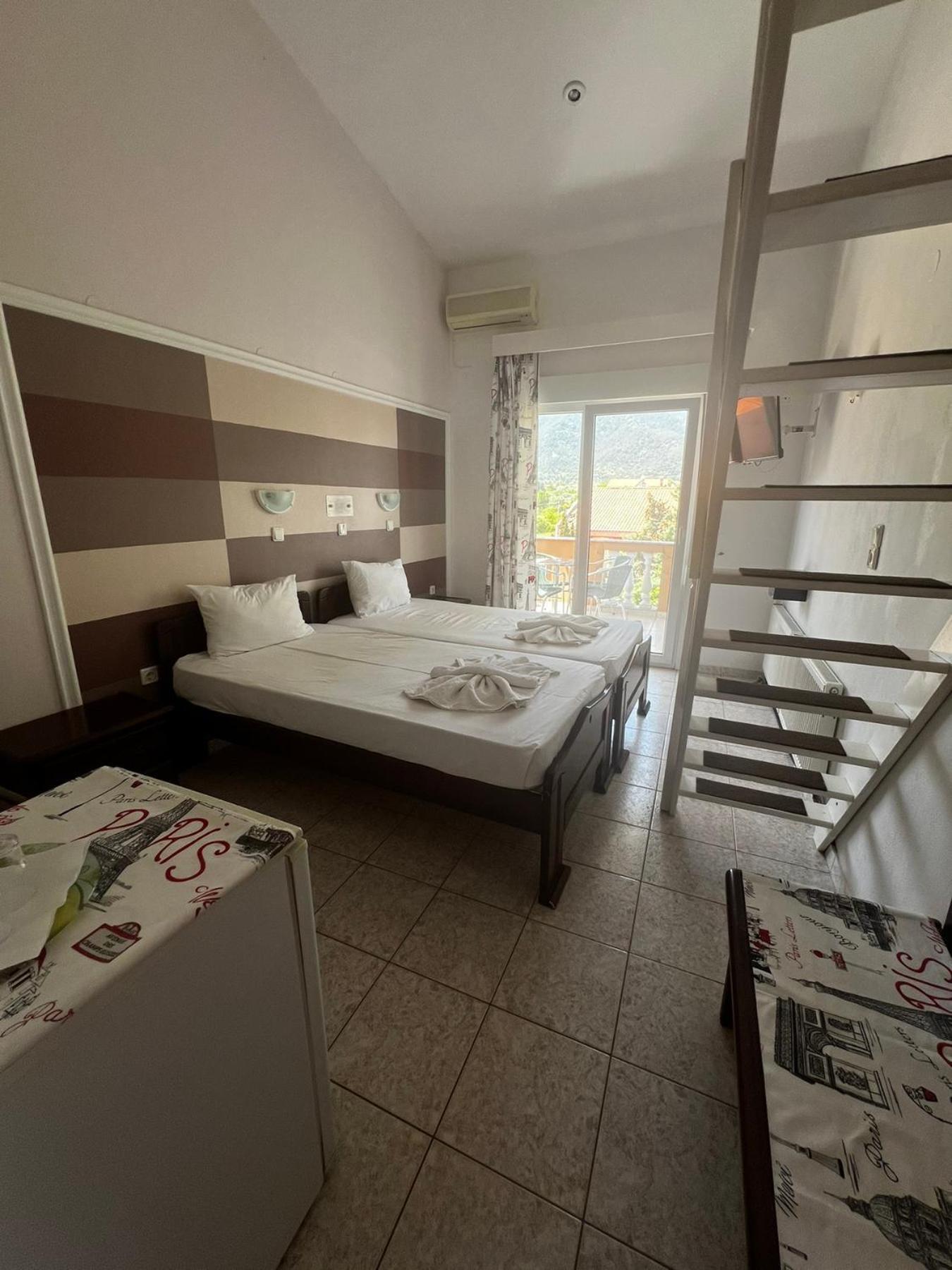 Hotel Ellas