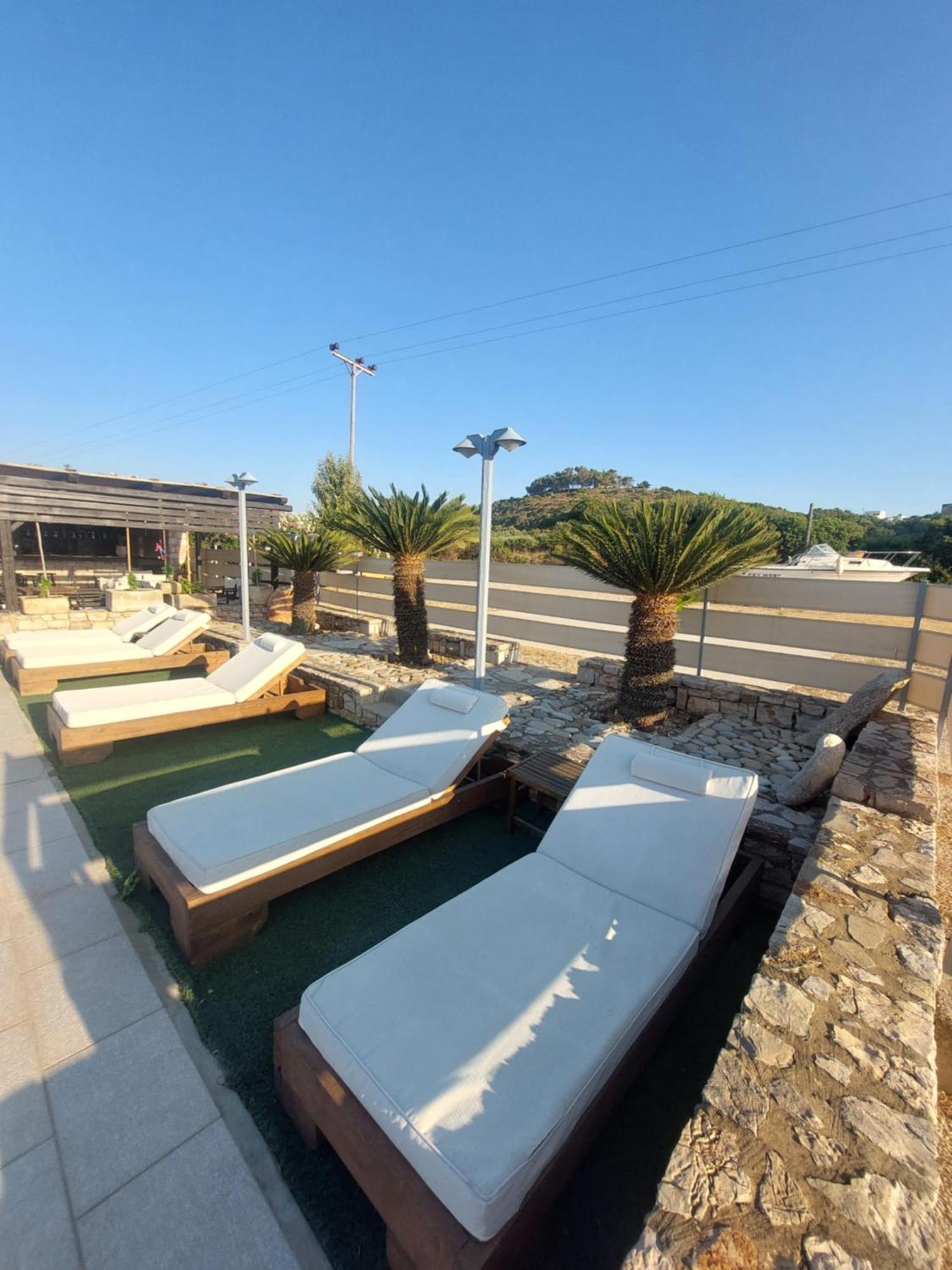 Petradi Aparthotel