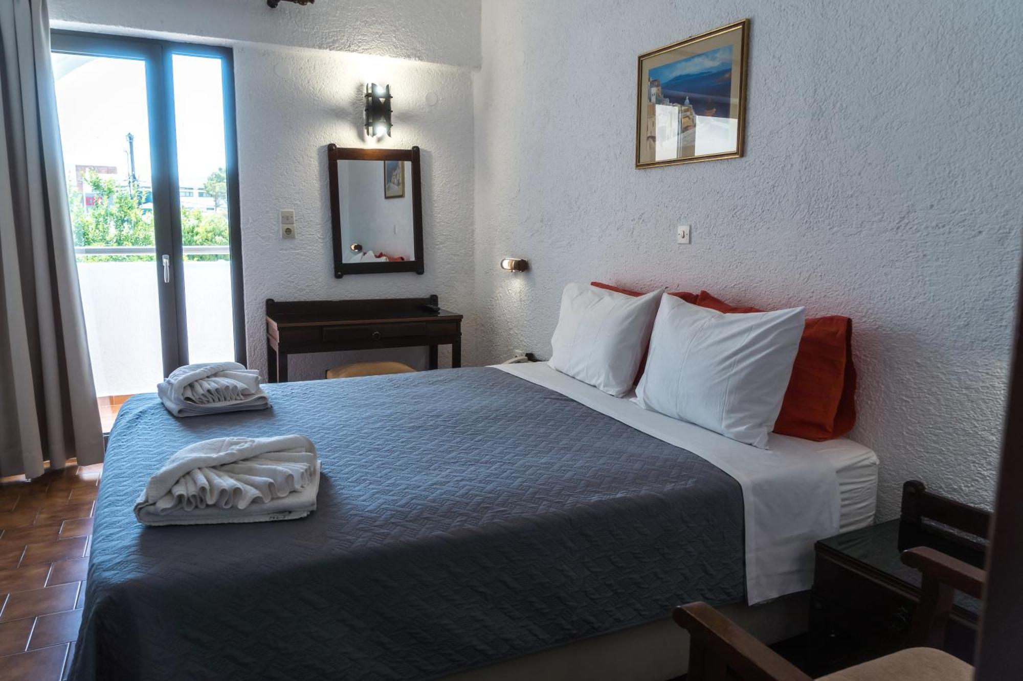 Hotel Holidays 3*