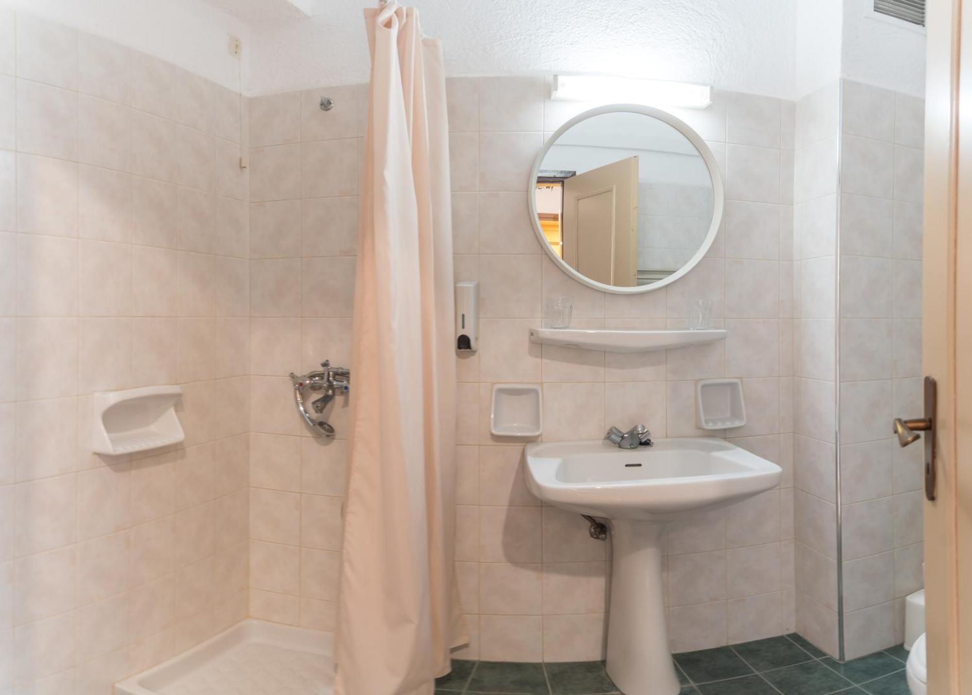 Holidays Hotel 3*