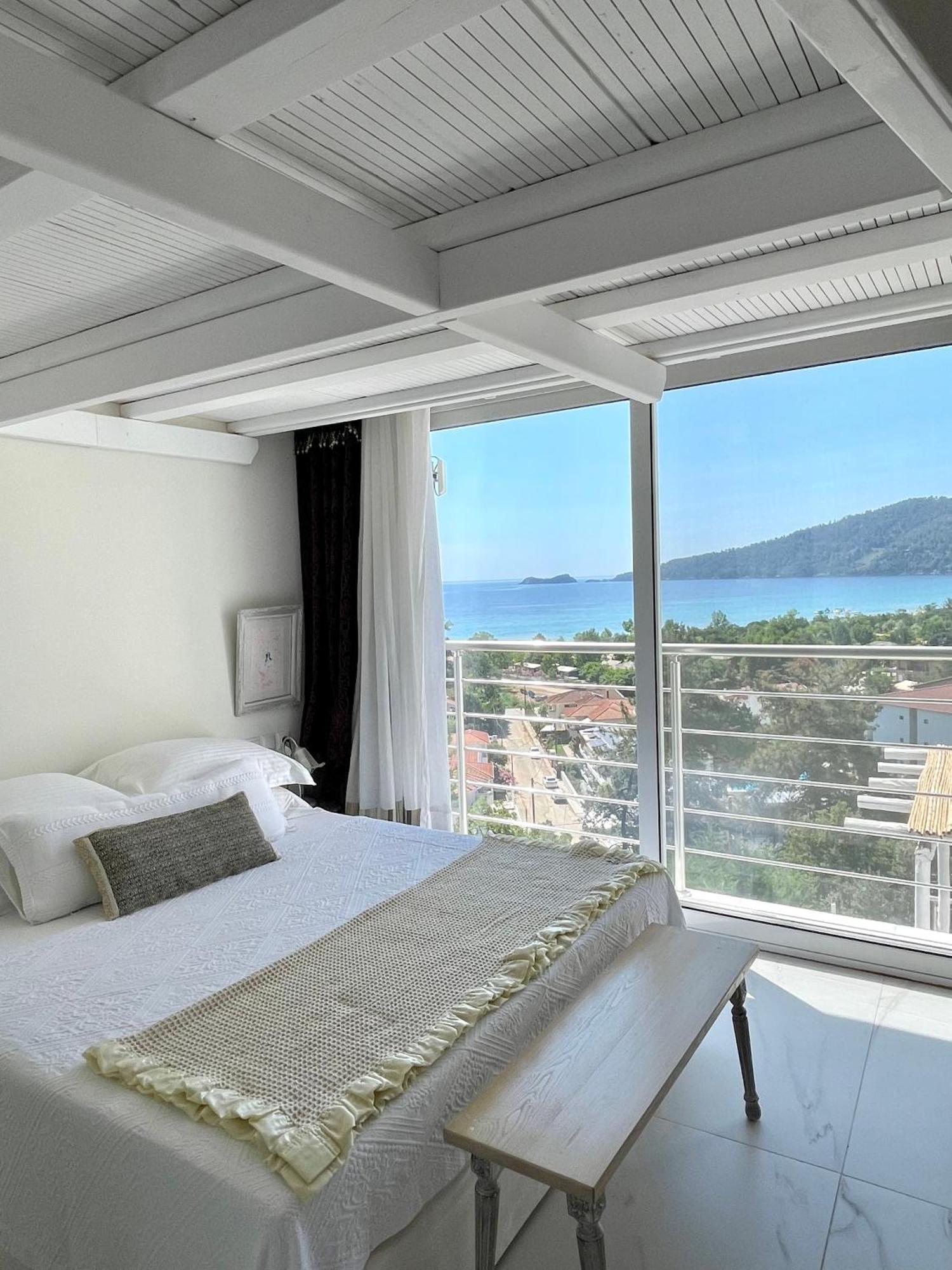Mare Monte Small Boutique