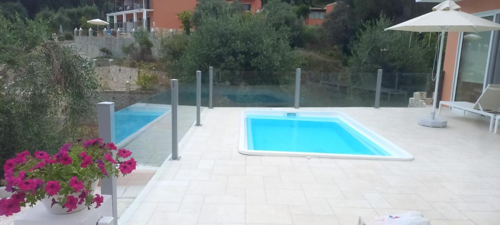 Stavroula *