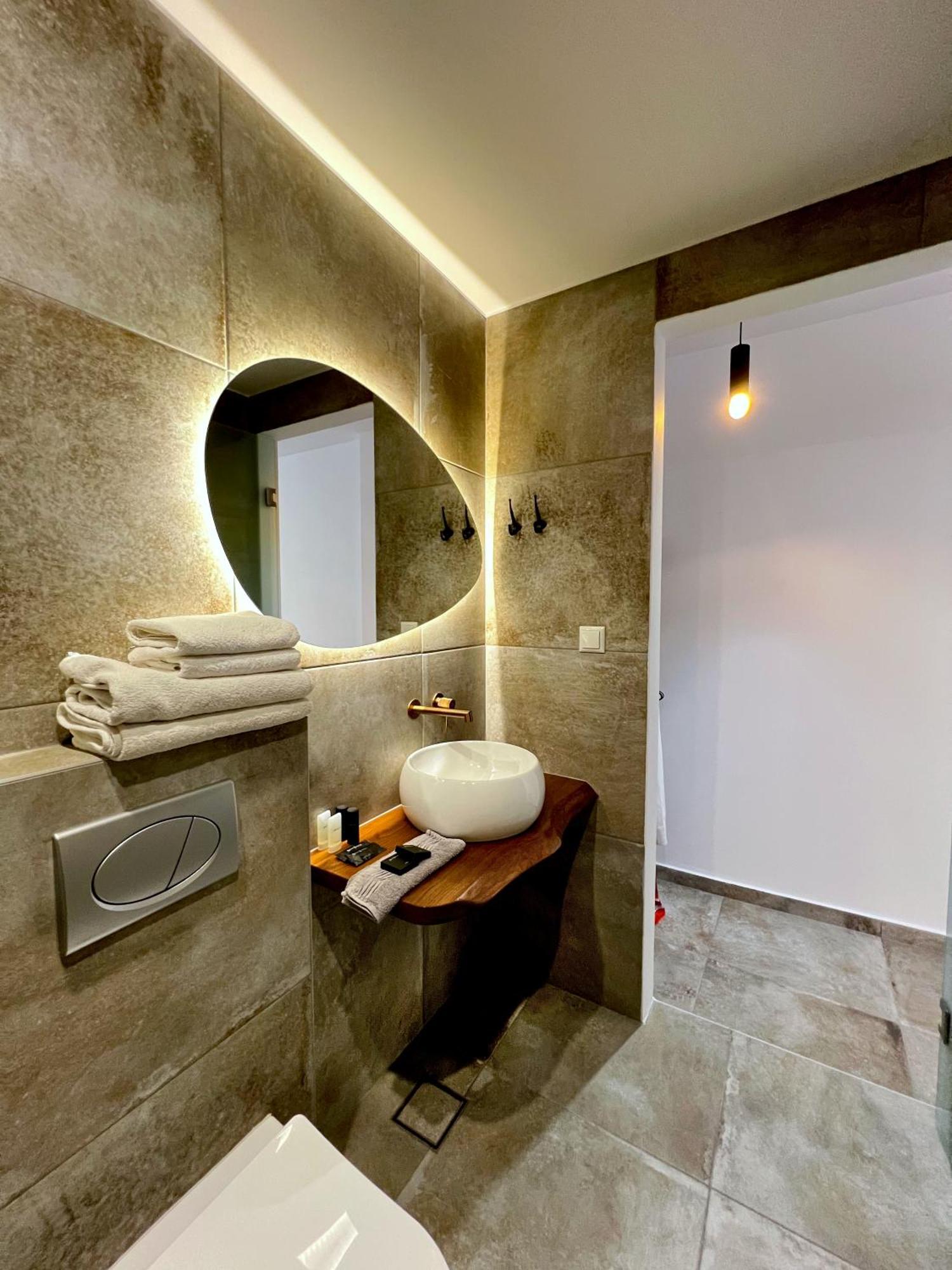 Ageri Apartment Potos