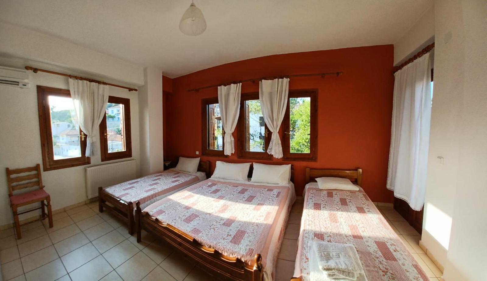 Maravelias Guest house *