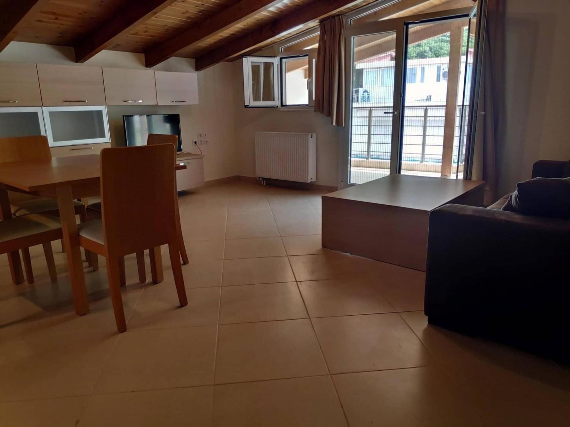 Samaras In Apartment Kamena Vourla