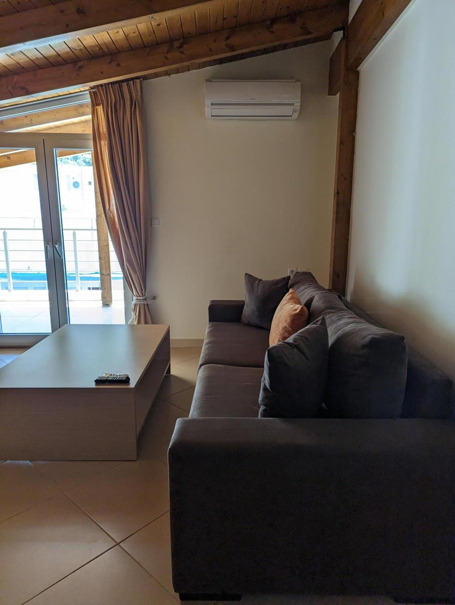 Apartment Samaras In Kamena Vourla