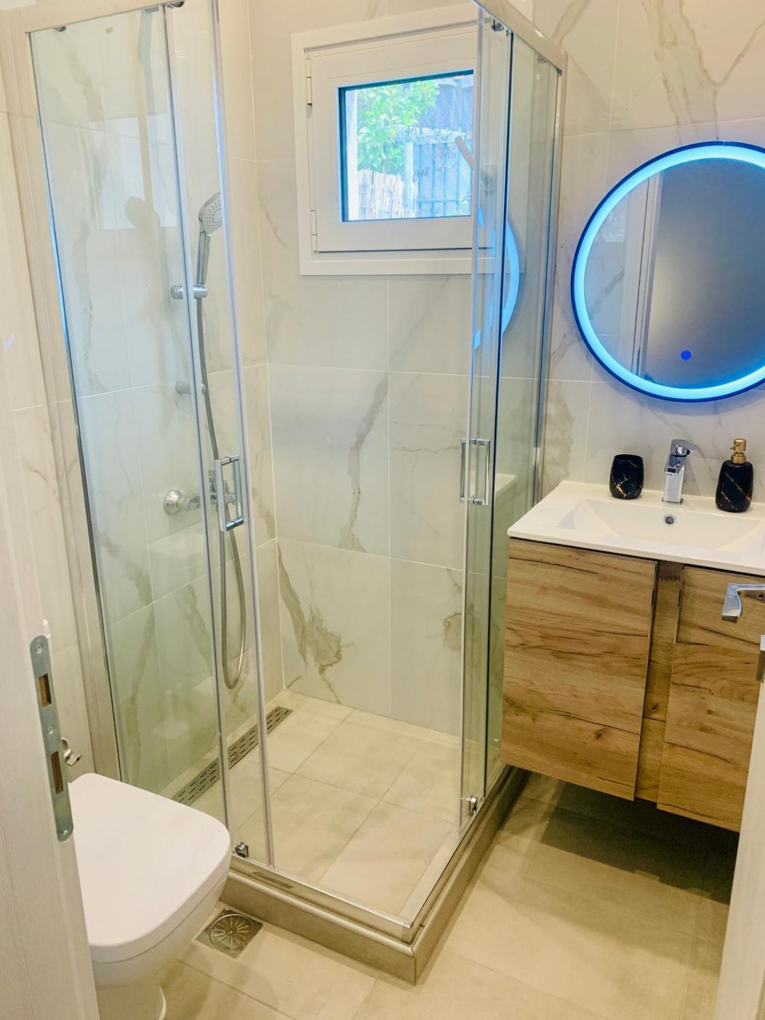 Apartment Thelfi Luxury In Attica - Close To Varkiza - Sea View