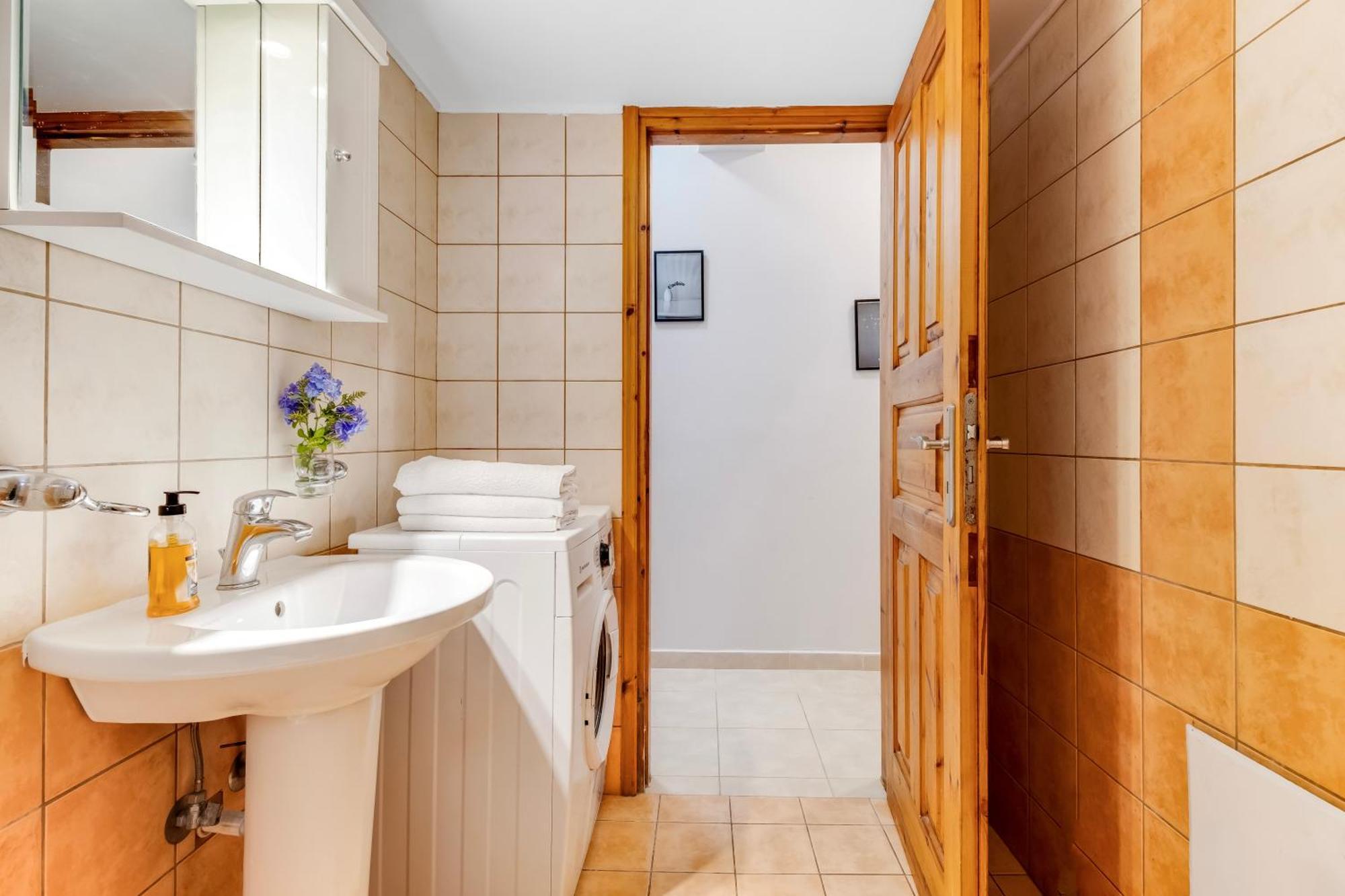 Theasea House Apartment