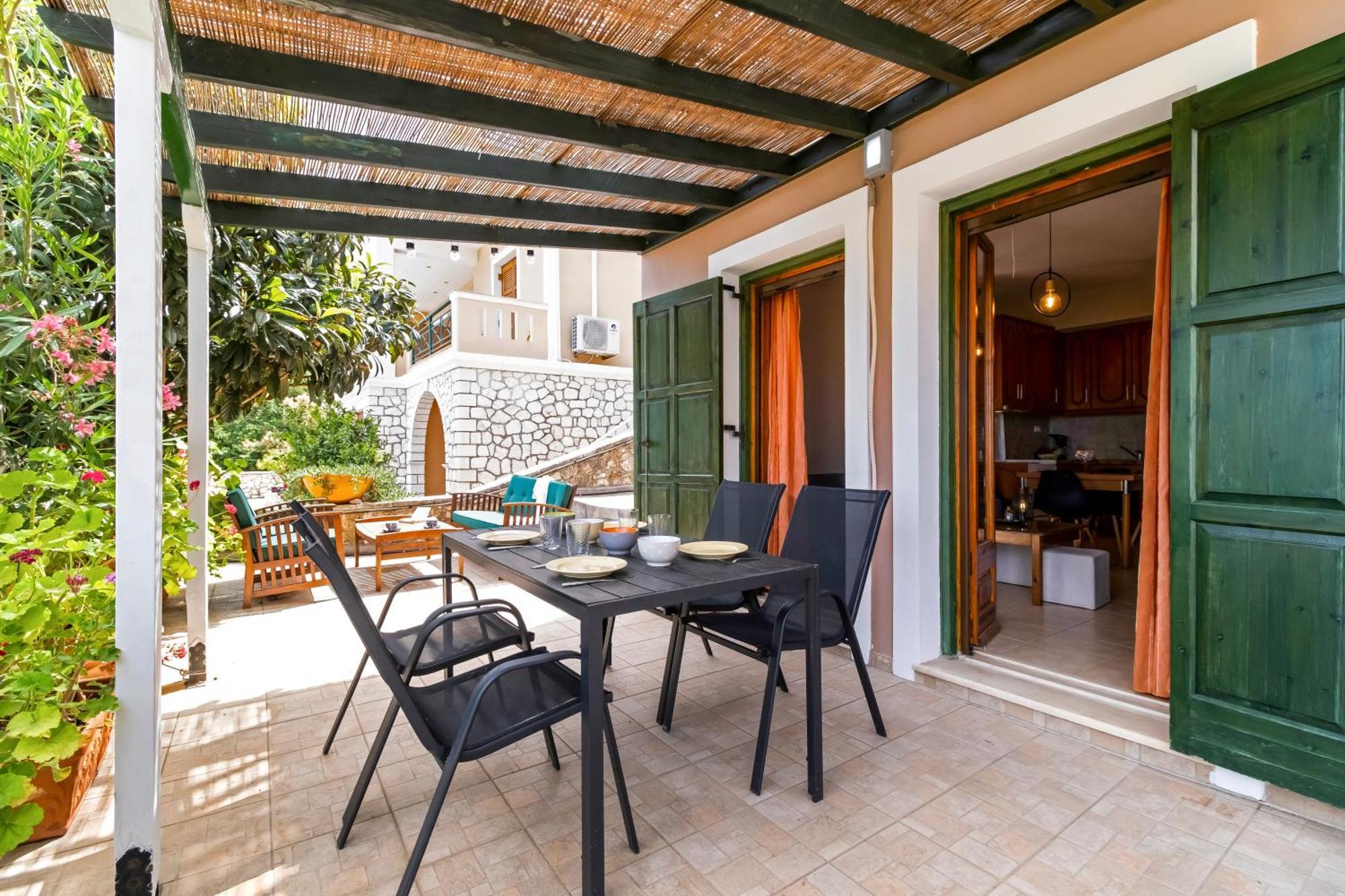 Theasea House Agios Nikitas