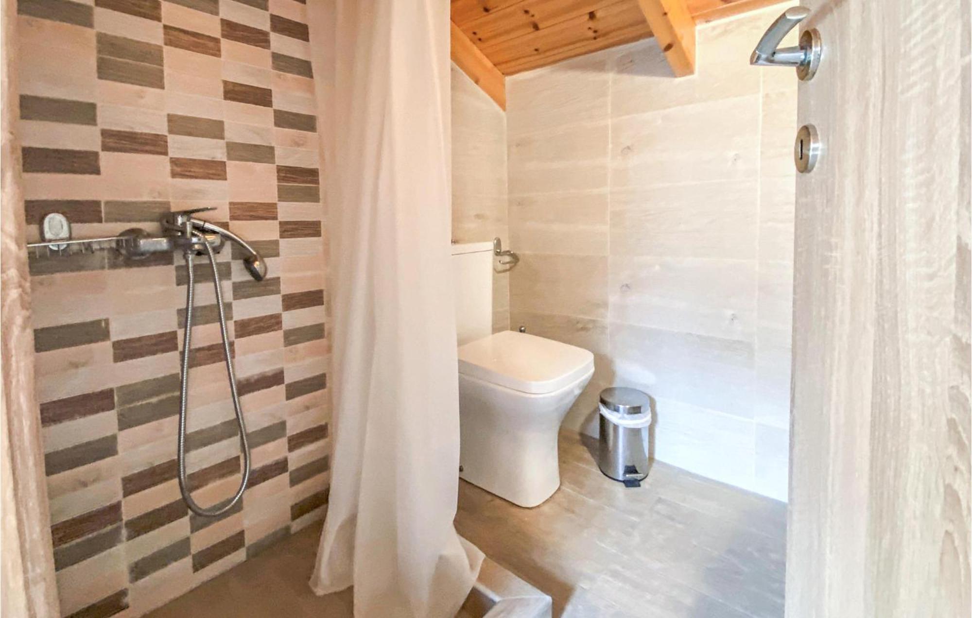 2 Bedroom Cozy In Apartment