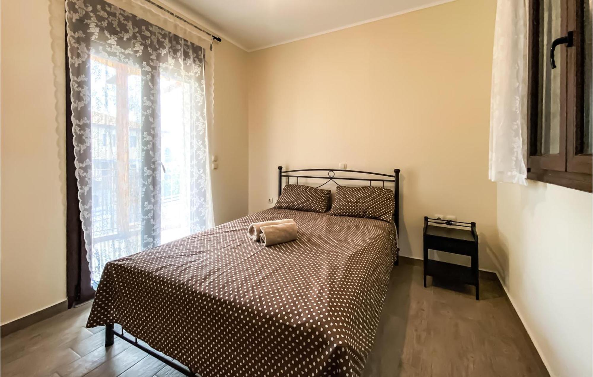 2 Bedroom Cozy In Apartment
