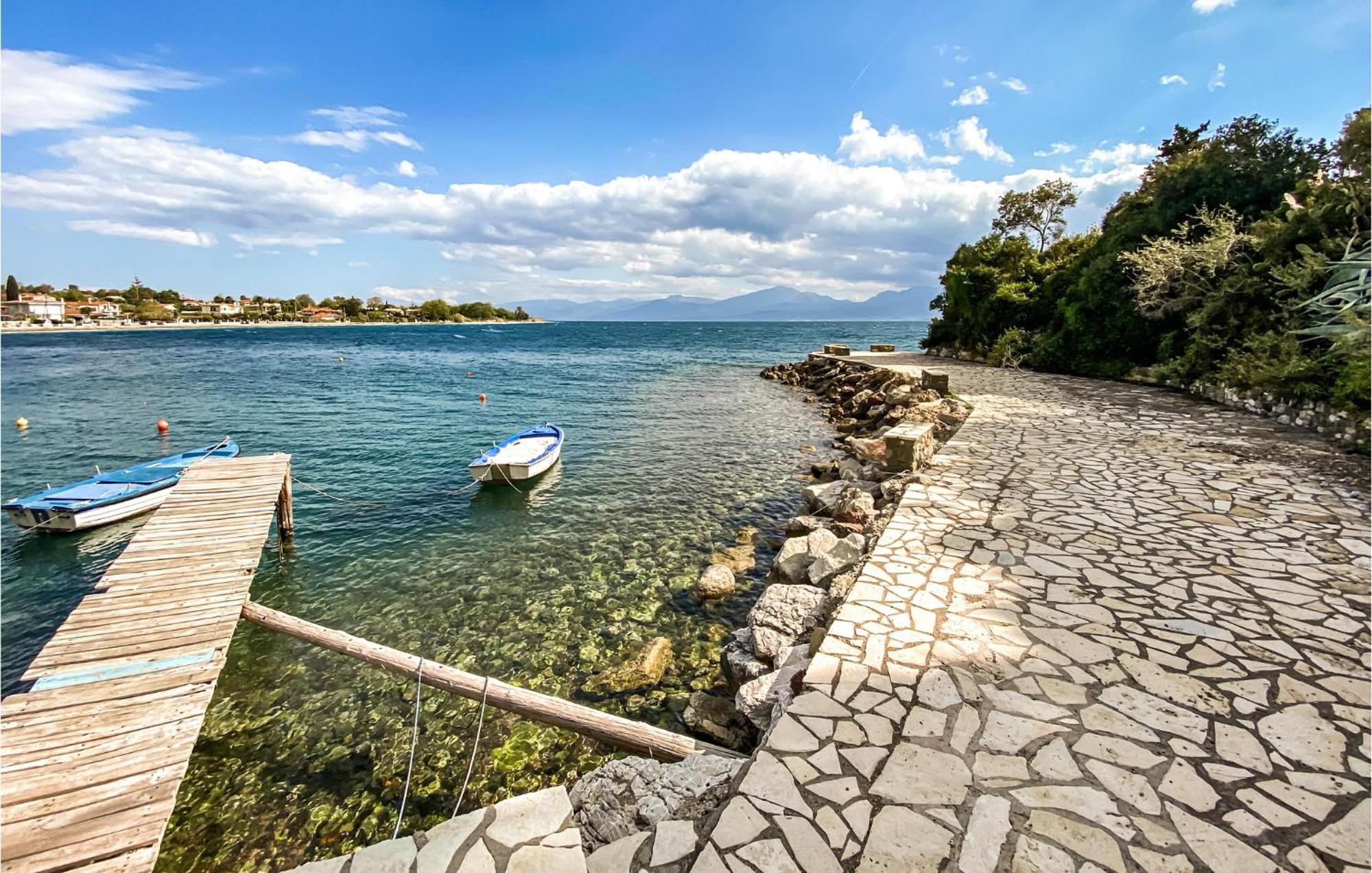 Apartment 2 Bedroom Cozy In Nafpaktos