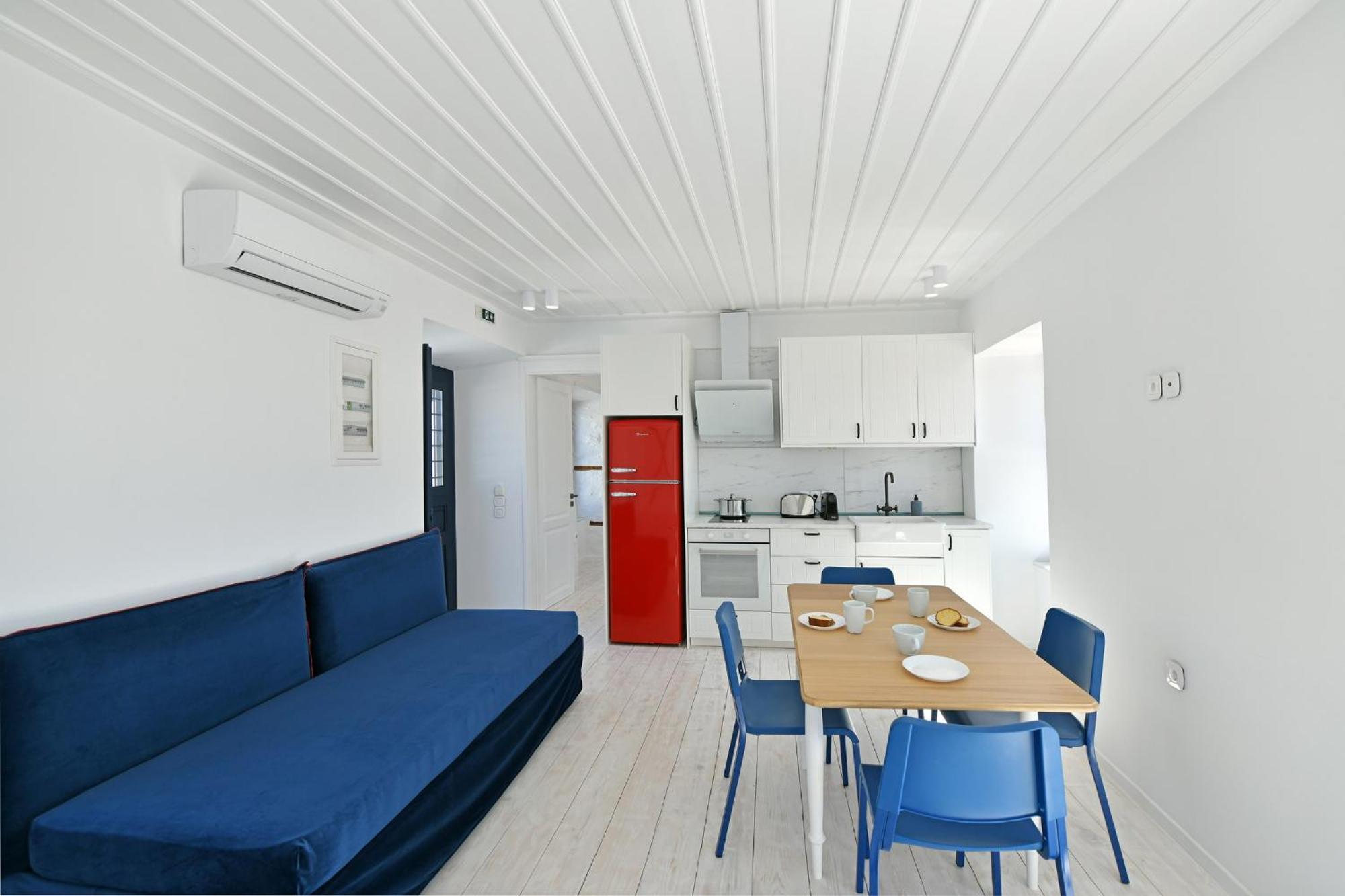 Apartment Captain Hook *