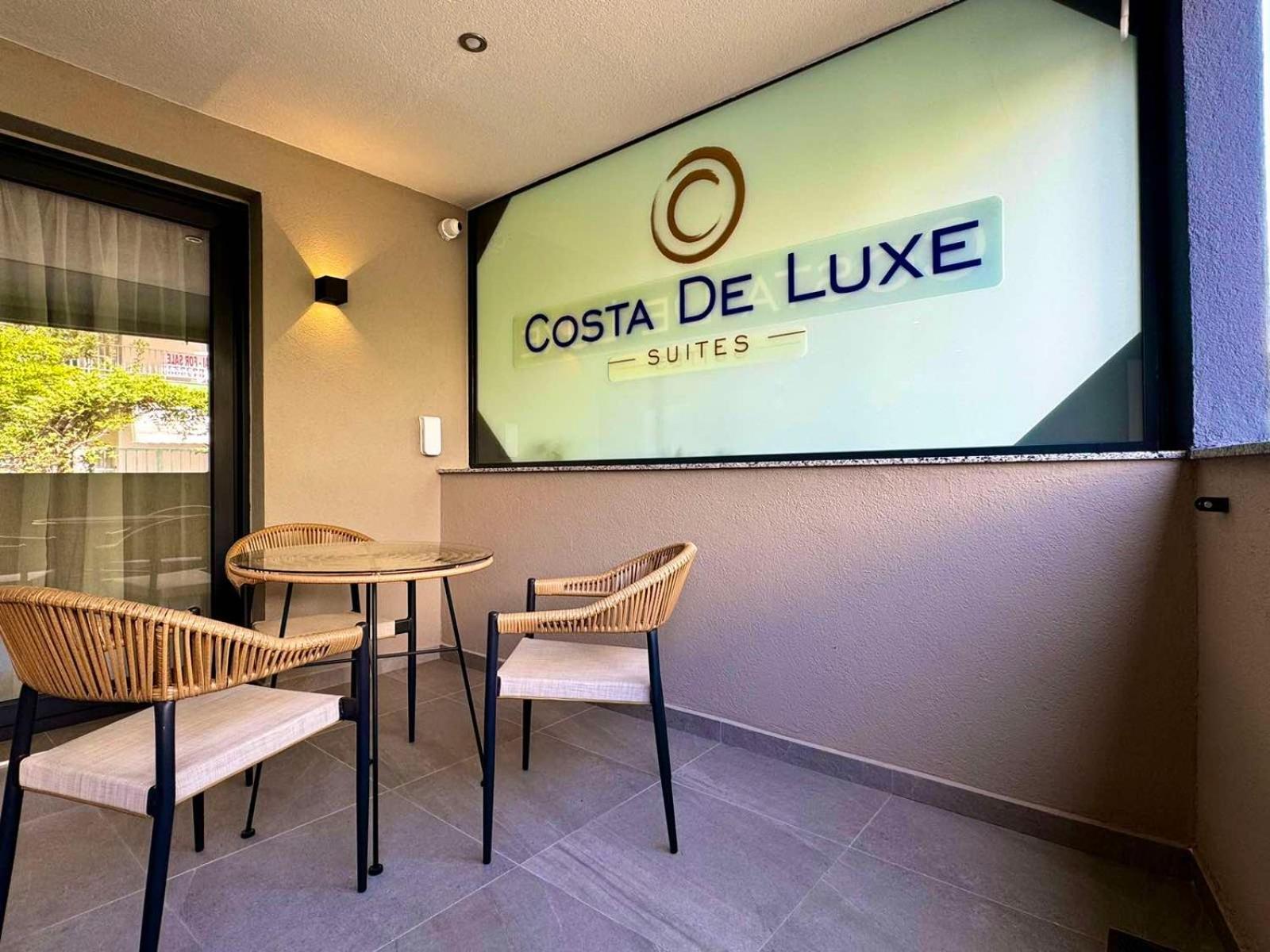 Costa De Luxe