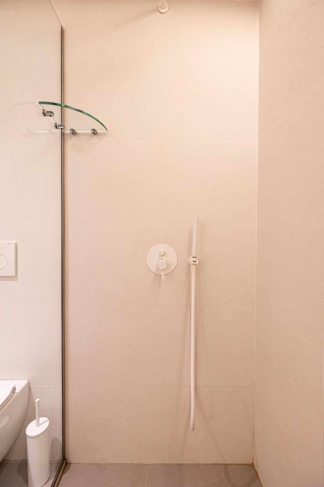 Apartment Earth Boutique Next To Stavros Niarchos Athens