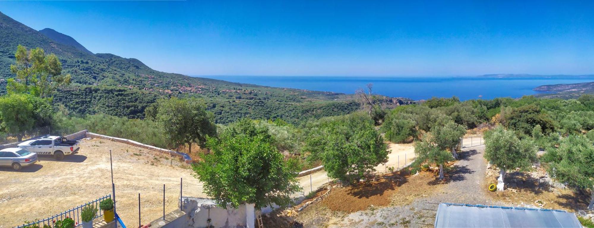τhe Grandma's House Tseria