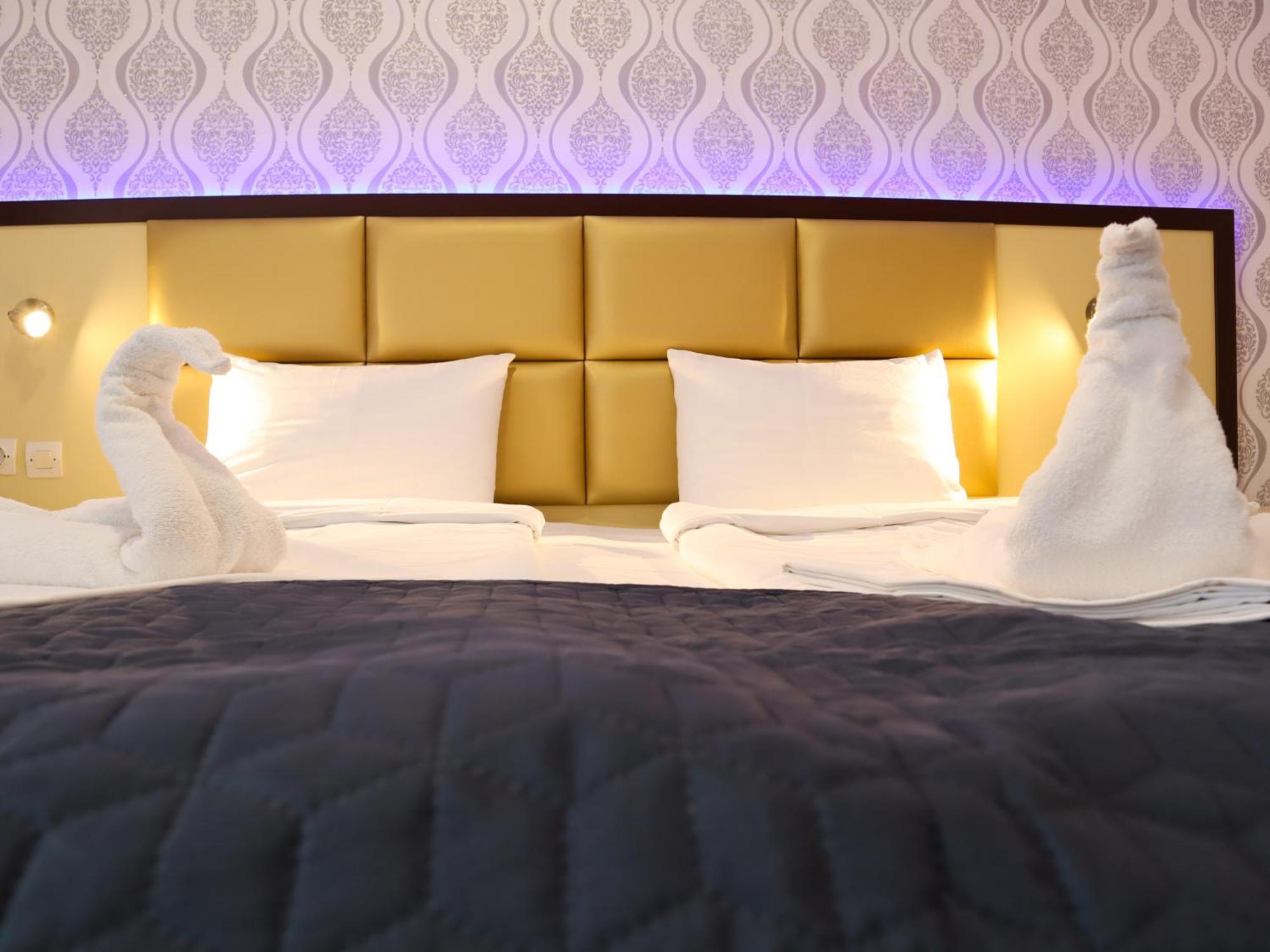 Hotel Adel Paradise