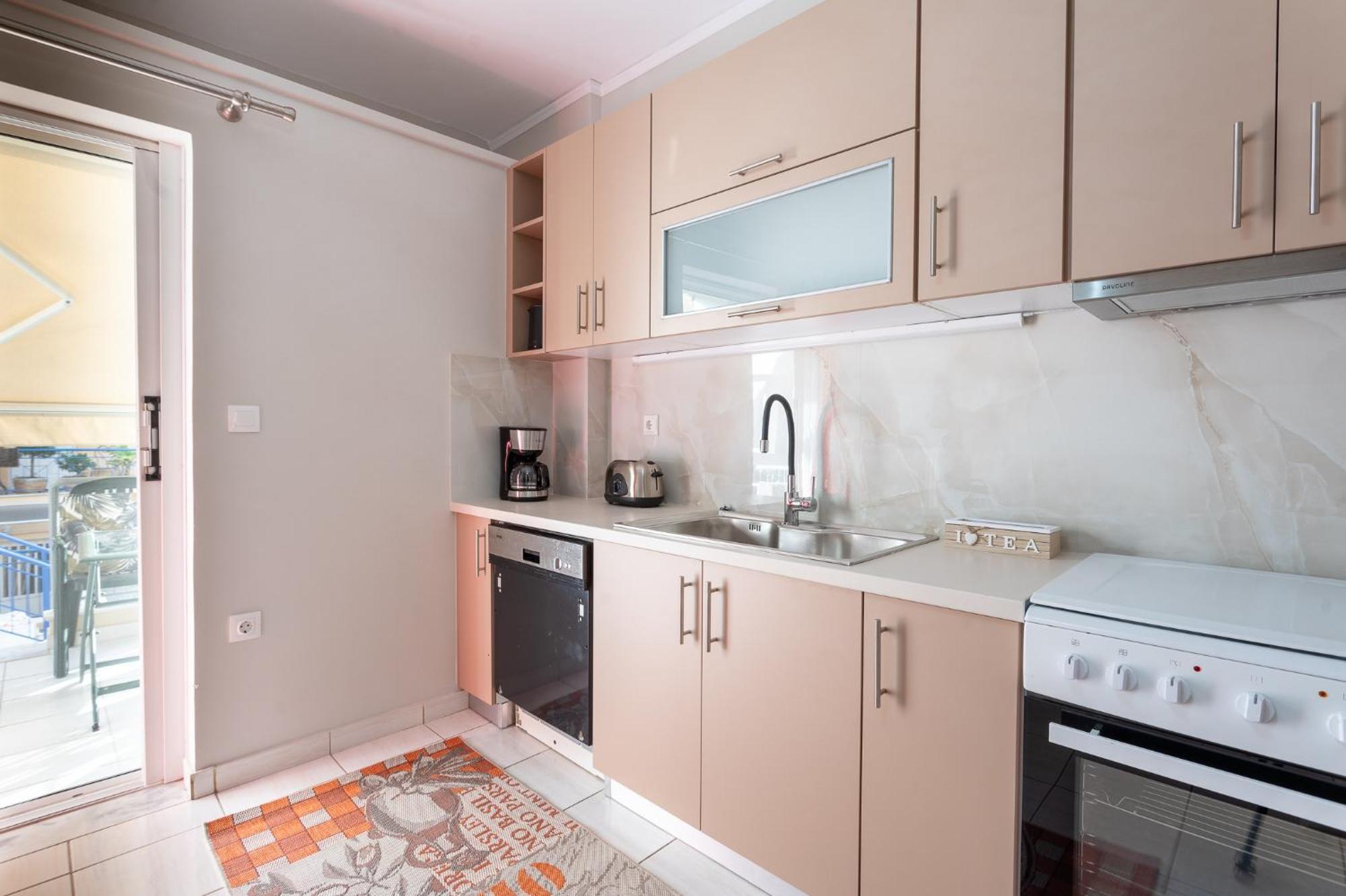 Villa Comfortable 3-bedroom Maisonette Near The Sea Mytilene