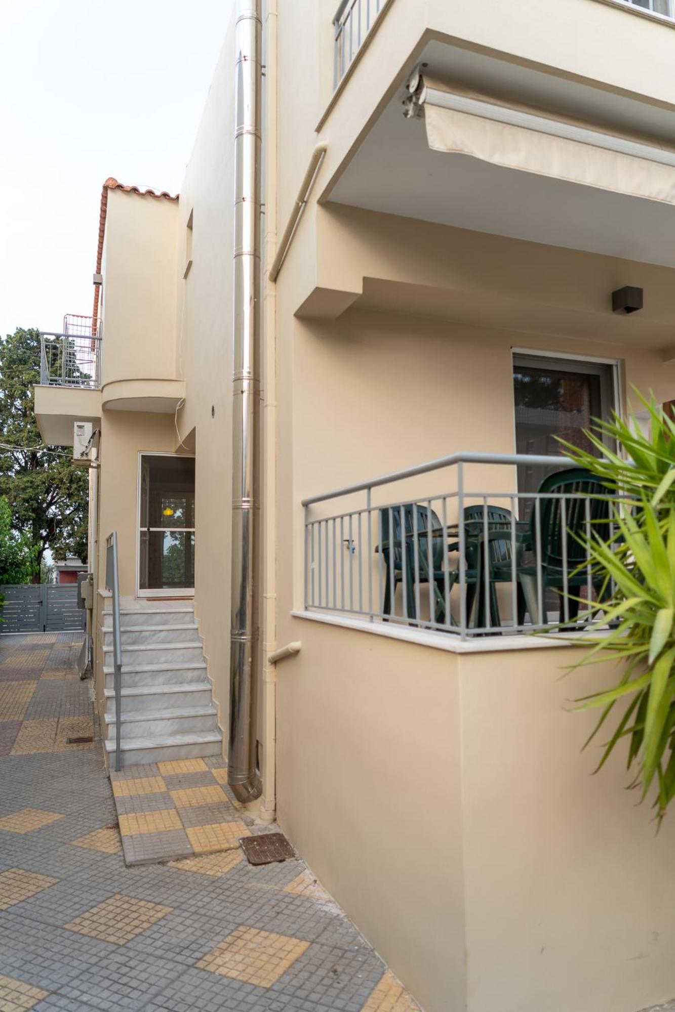 Villa Comfortable 3-bedroom Maisonette Near The Sea Mytilene