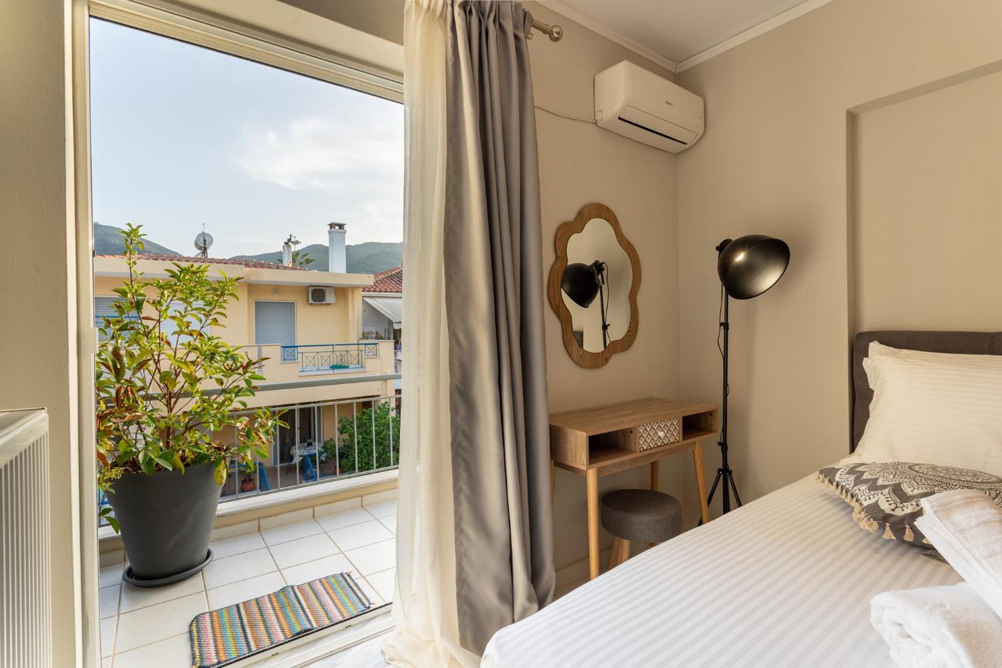 Comfortable 3-bedroom Maisonette Near The Sea Villa