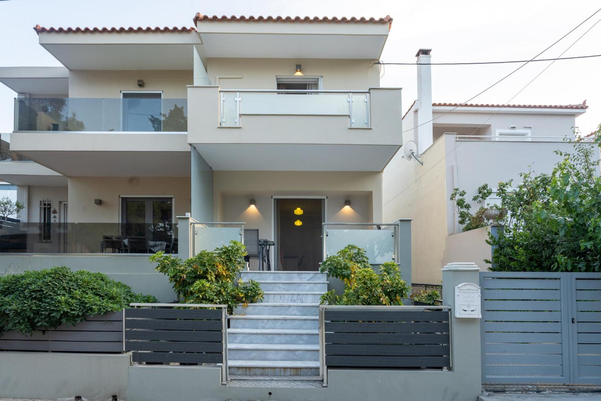 Comfortable 3-bedroom Maisonette Near The Sea Villa Mytilene