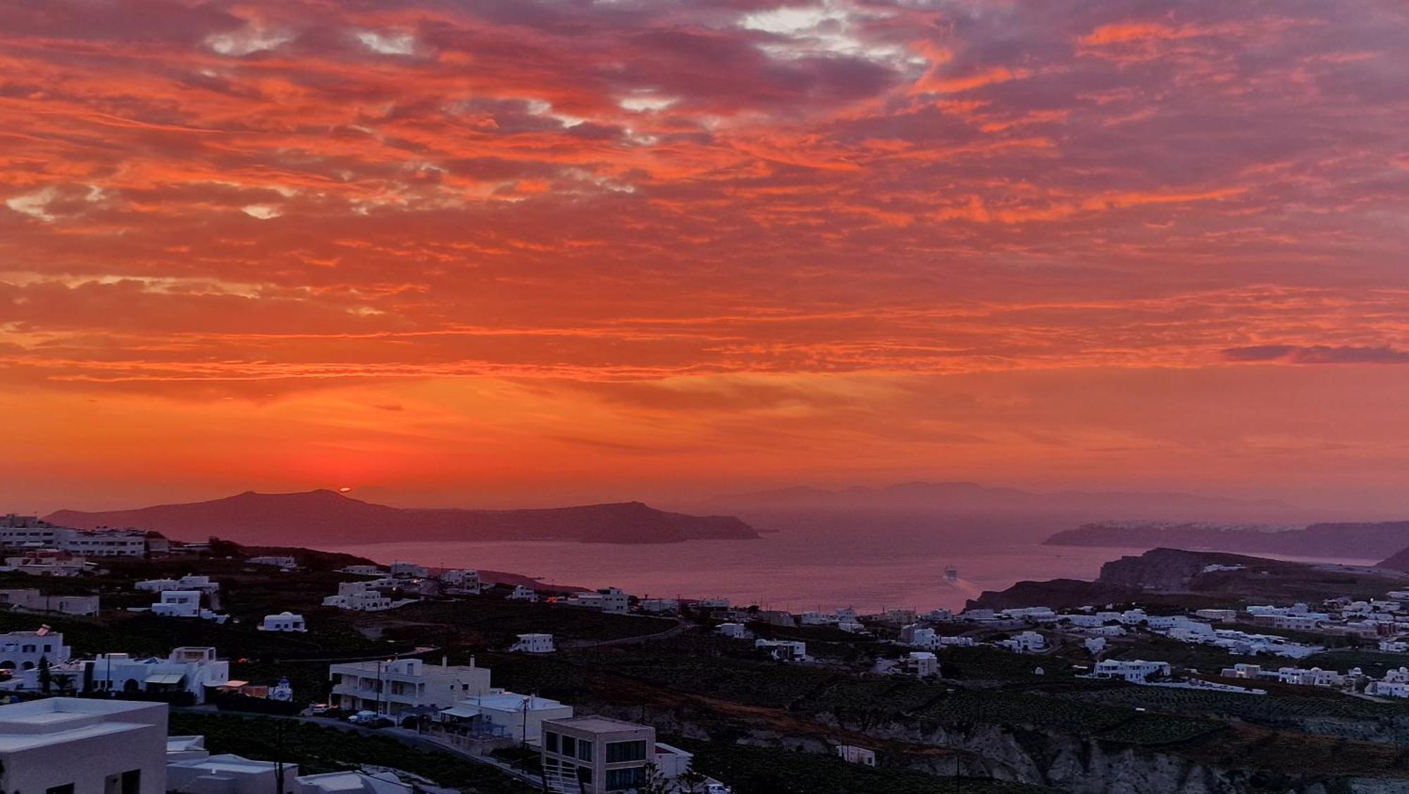 Karpimo North - Sunset View - Private Jacuzzi - Up To 4pp * Fira (Santorini)