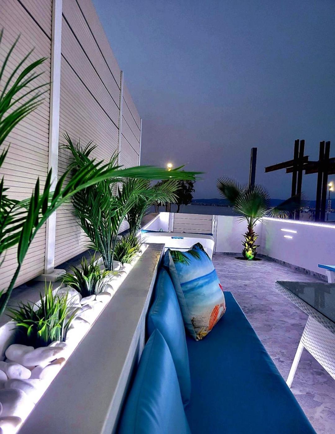 Sun Sea No 7 First Line Apartment *
