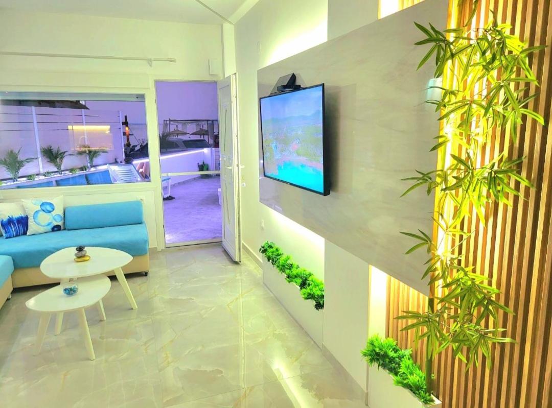 Sun Sea No 7 First Line * Peraia (Thessaloniki)