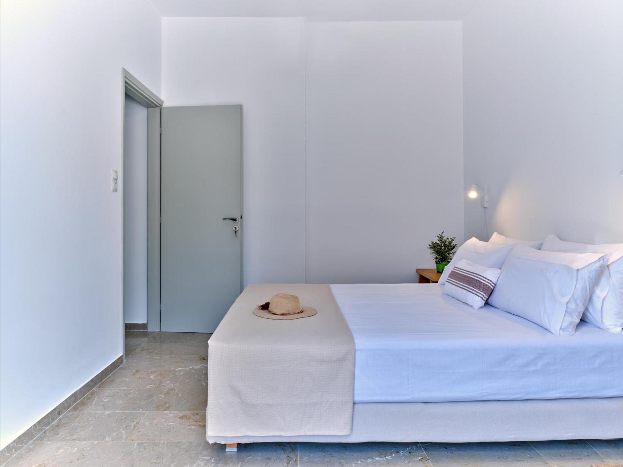 Aurora Beachside Home, Beach, Paros Apartment