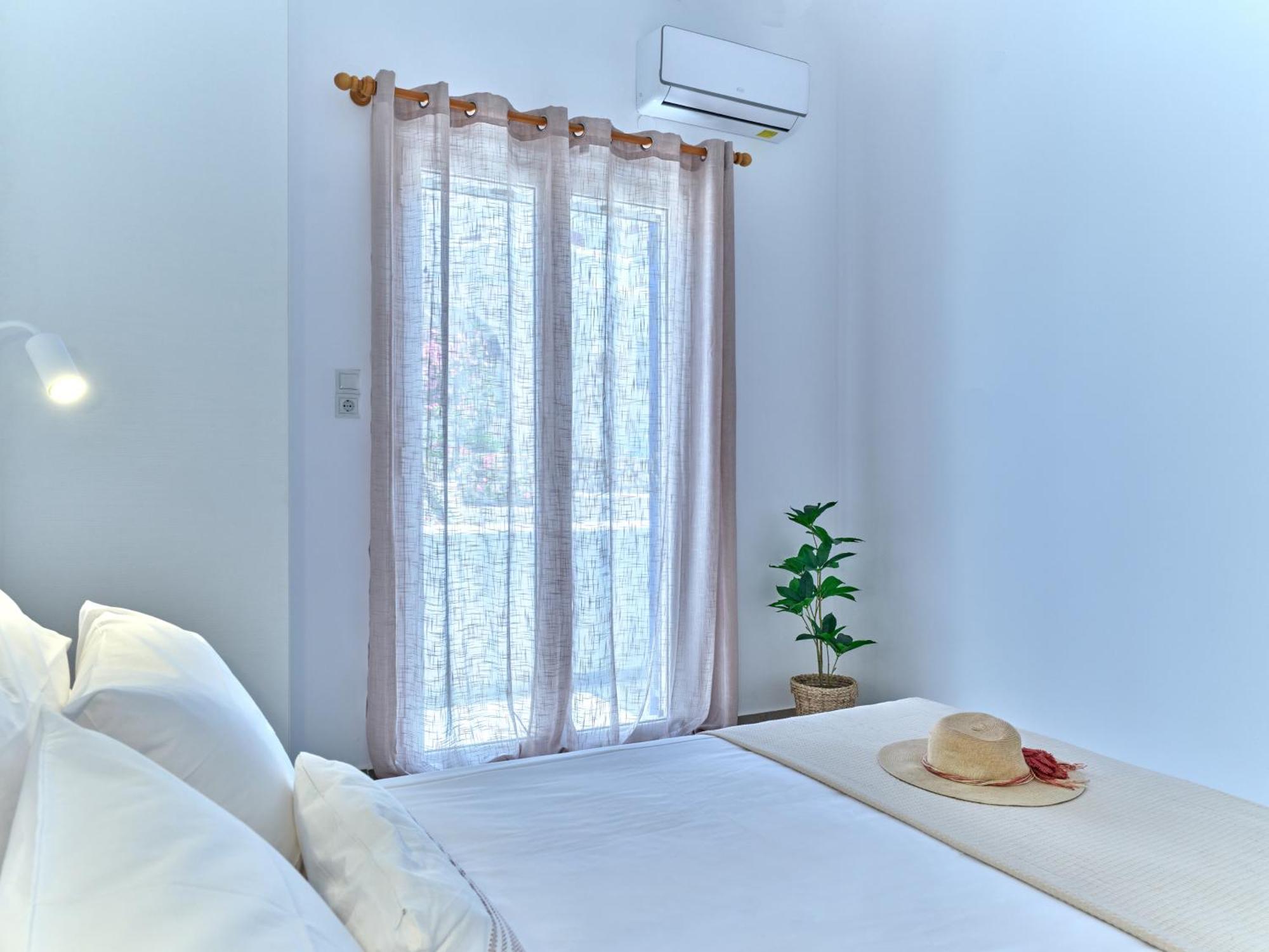 Aurora Beachside Home, Beach, Paros Logaras