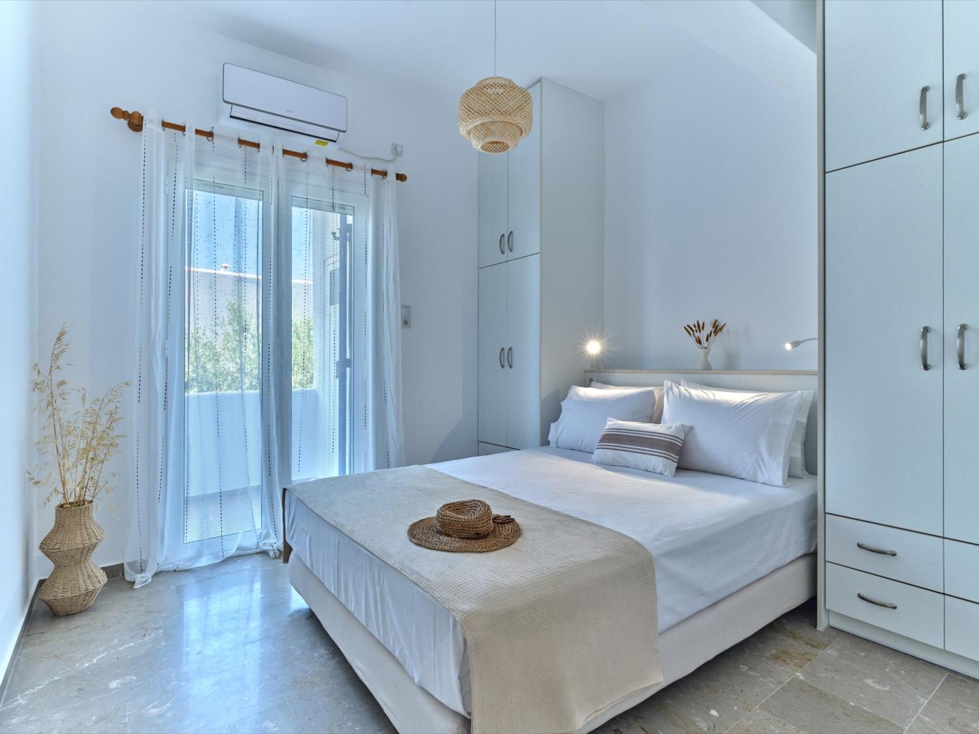Aurora Beachside Home, Beach, Paros Apartment