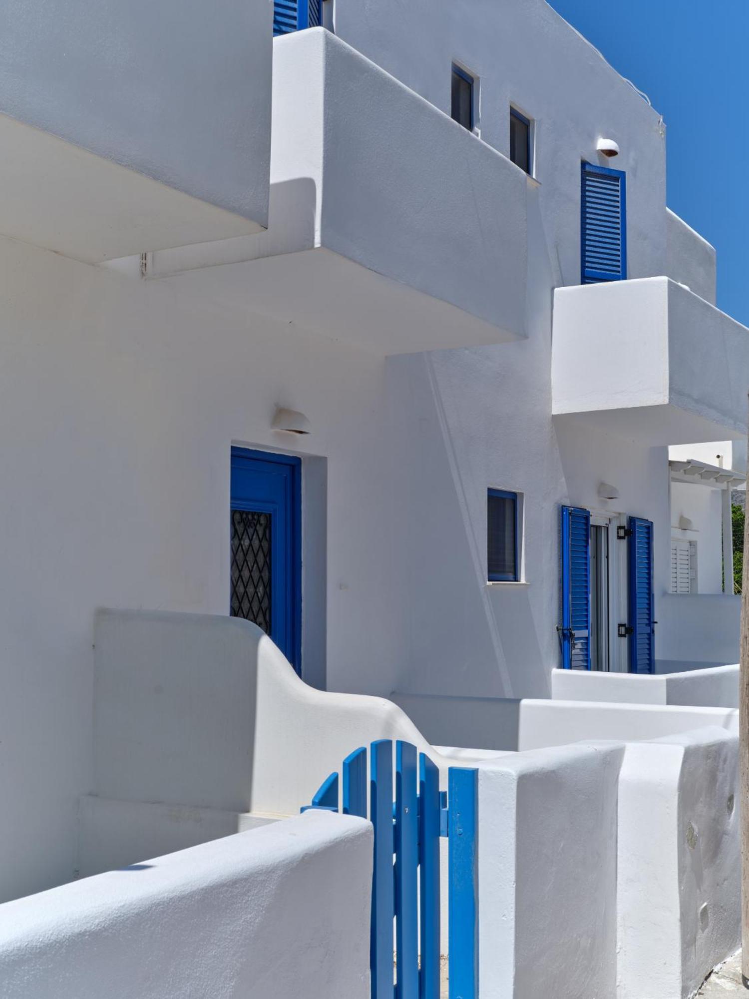 Aurora Beachside Home, Beach, Paros Apartment Logaras