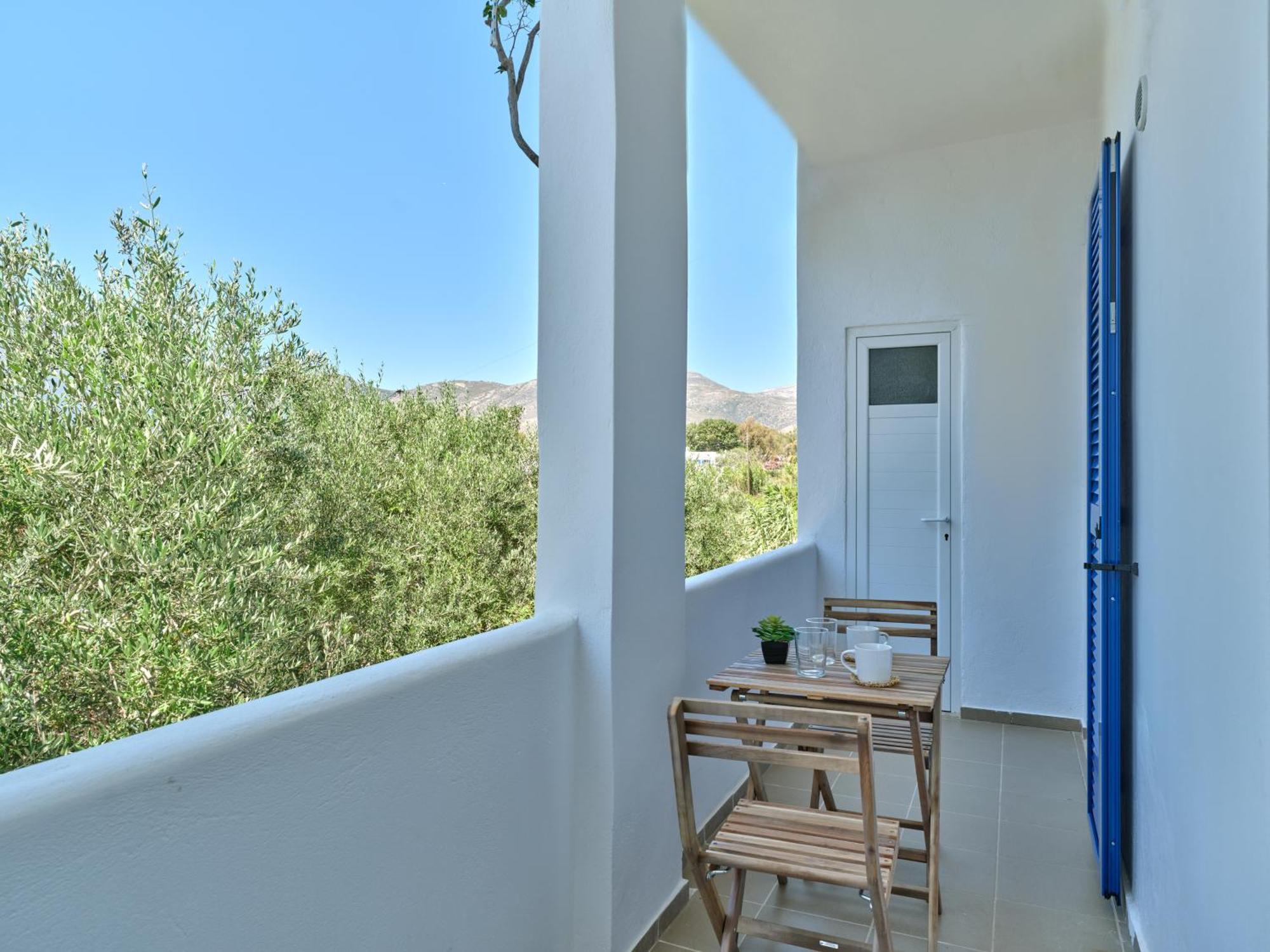 Apartment Aurora Beachside Home, Beach, Paros Logaras